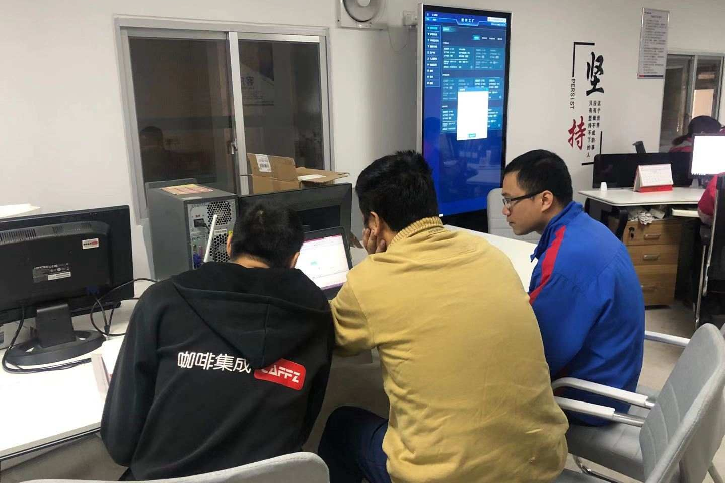 我司助力客户进行数字工厂系统项目部署，向智能制造升级迈进。