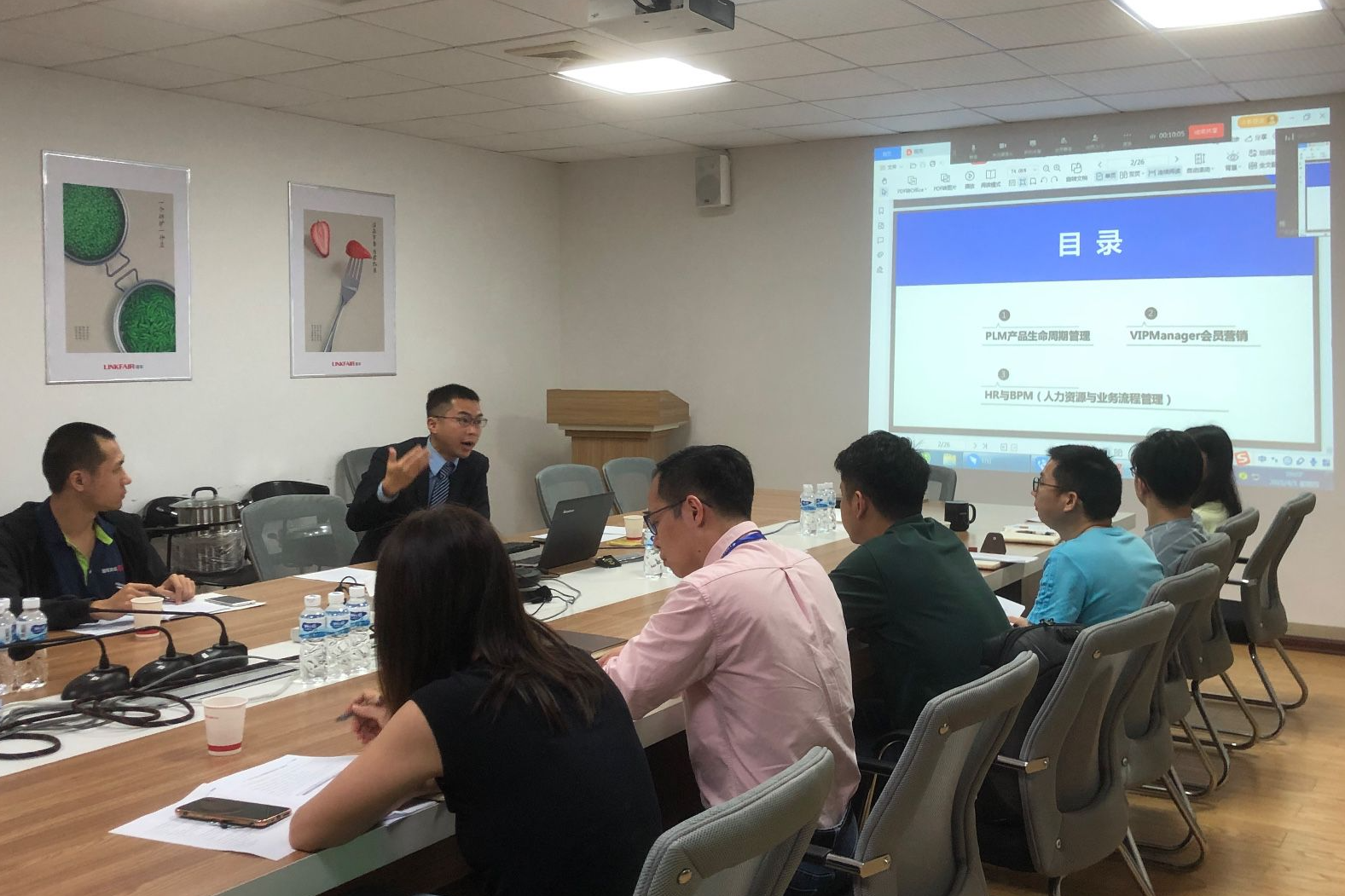 为中国品牌提供“市场战略武器”，PLM/VIP Manager/HR&BPM系统。